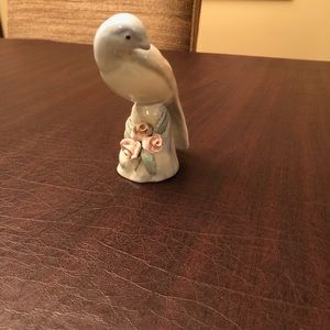 Bird small statue